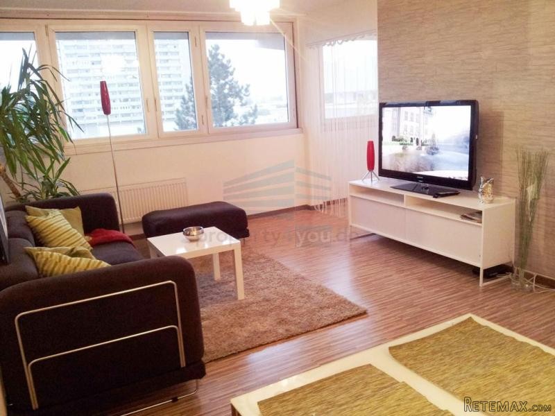 2 Zimmer Wohnung, mobliert in..