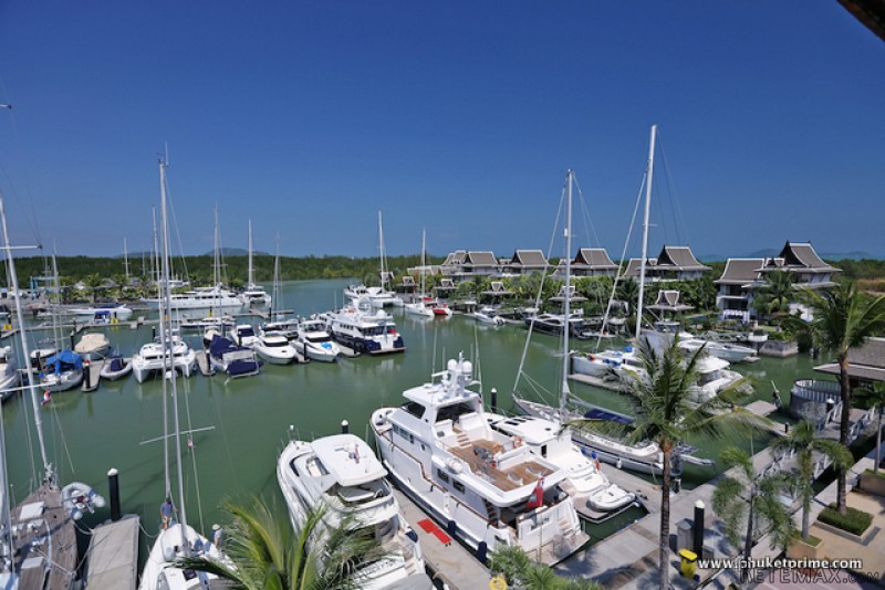 Expansive Marina 3-Bedroom Penthouse..