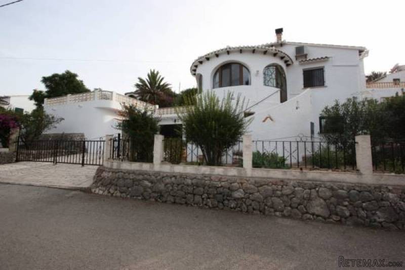 4 Bedroom 2 Bathroom Villa In Orba..