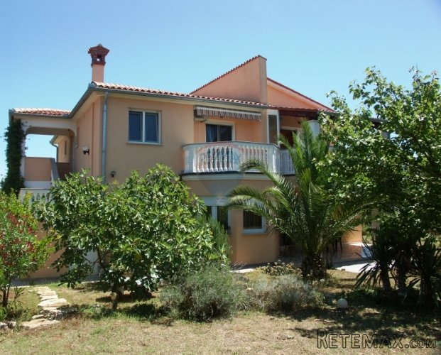 Pula, Štinjan apartmanska kuća 800m od mora