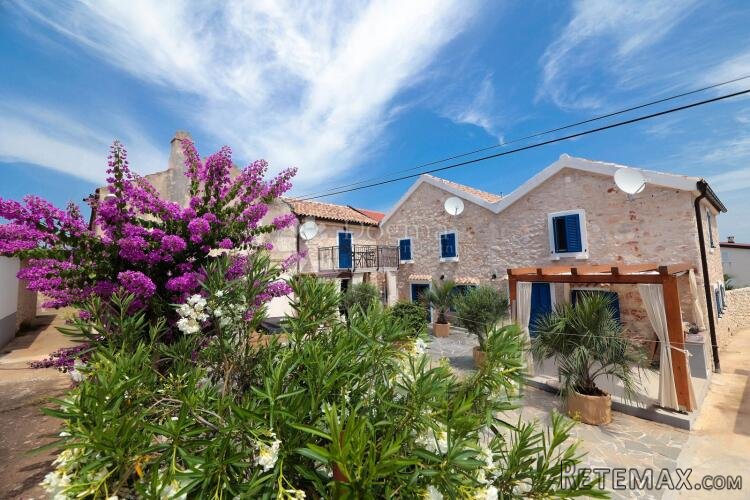 MEDITERANSKI BISER NA OTOKU MOLATU – DVOJNA KUĆA S VELIKIM T - 2
