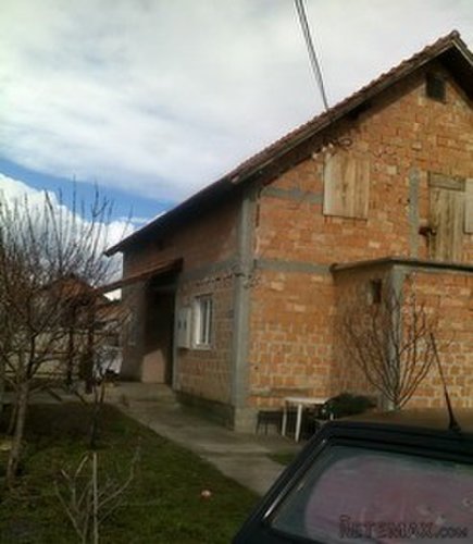Prodajem kucu u Batajnici - 2
