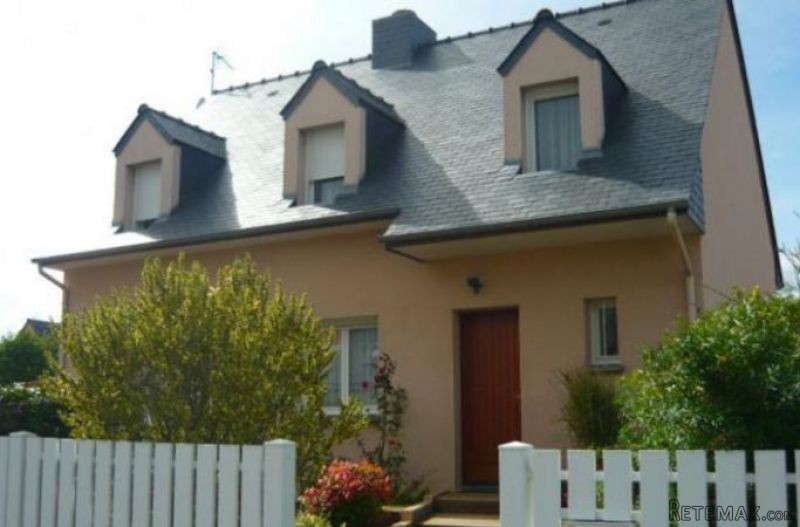 Detached House in Market Town