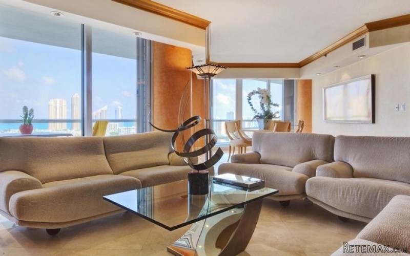 3 bedroom Flat For Sale: 7000 Island.. - 2