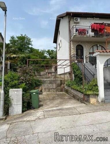 Prodaje se stan površine 130 m2, Buzet.