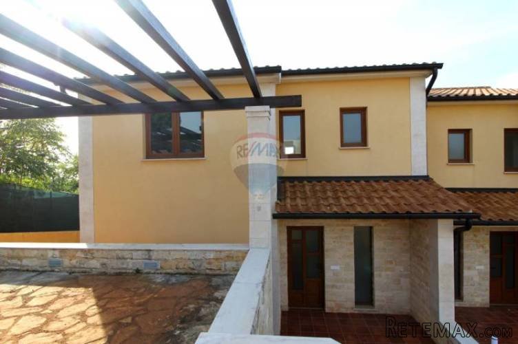 Dvojna kuća sa okućnicom nedaleko Poreča - 2