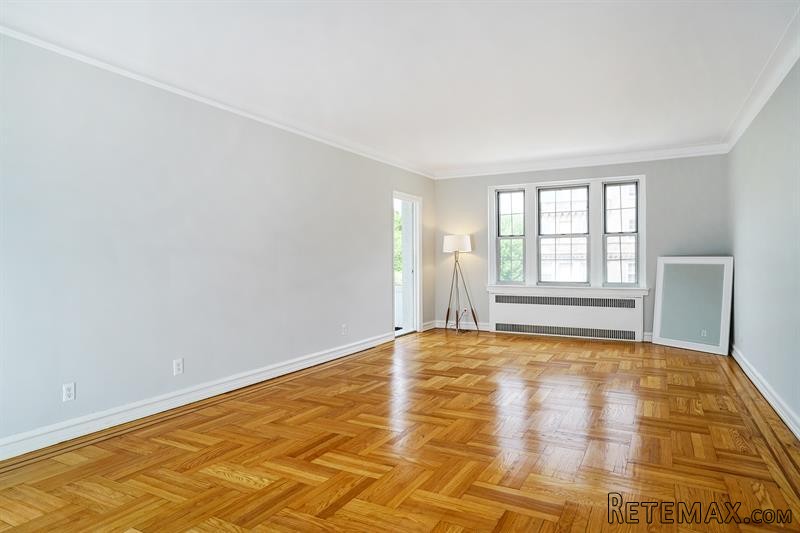 3 bedroom Commercial Property For Sale:.. - 2