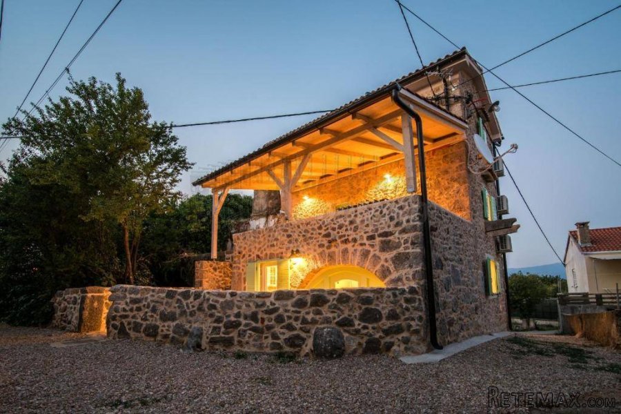 Prekrasna renovirana kuća s bazenom i pogledom! - 4