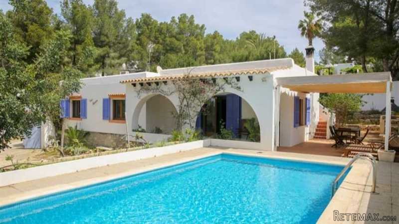 Charming property in Cala Salada