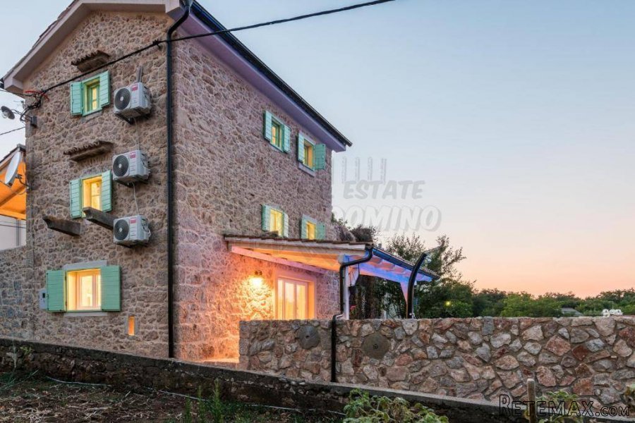 Prekrasna renovirana kuća s bazenom i pogledom! - 7