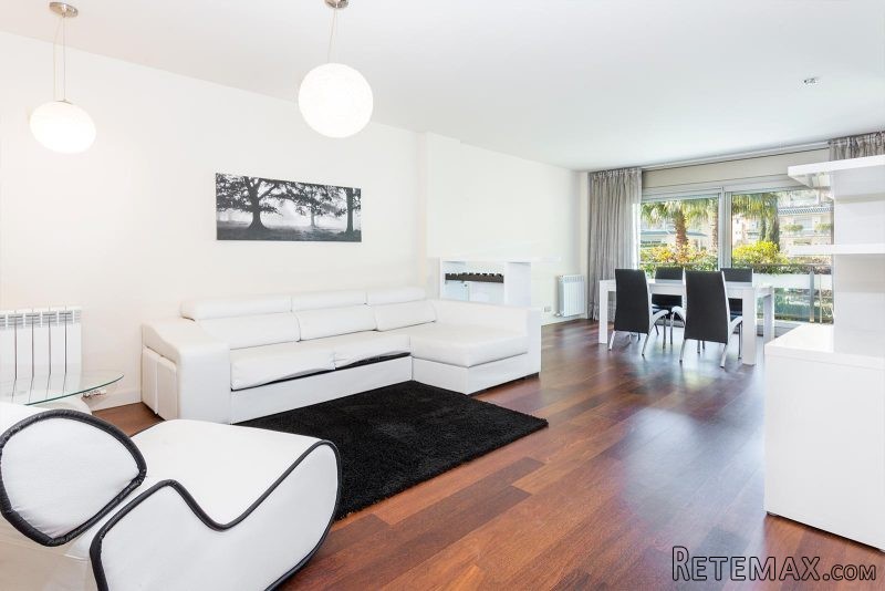 Luxury apartment in private residential.. - 2