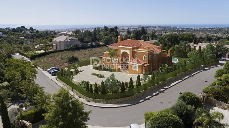 Plot with approved luxury 5 en-suite..