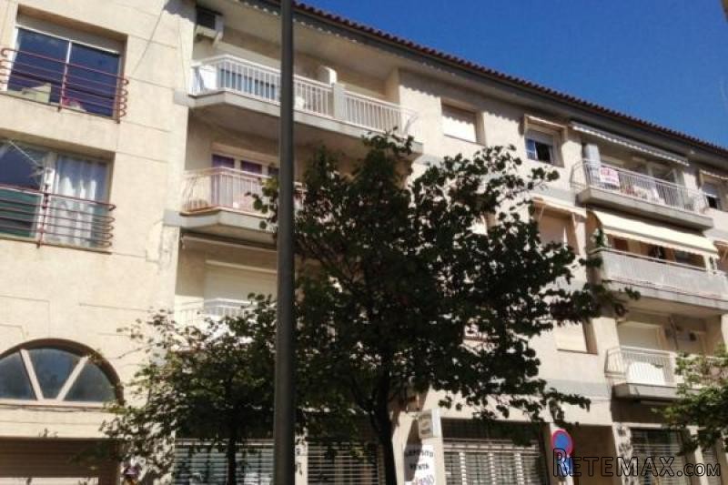 ROSES: Fantastic downtown flat with 3..