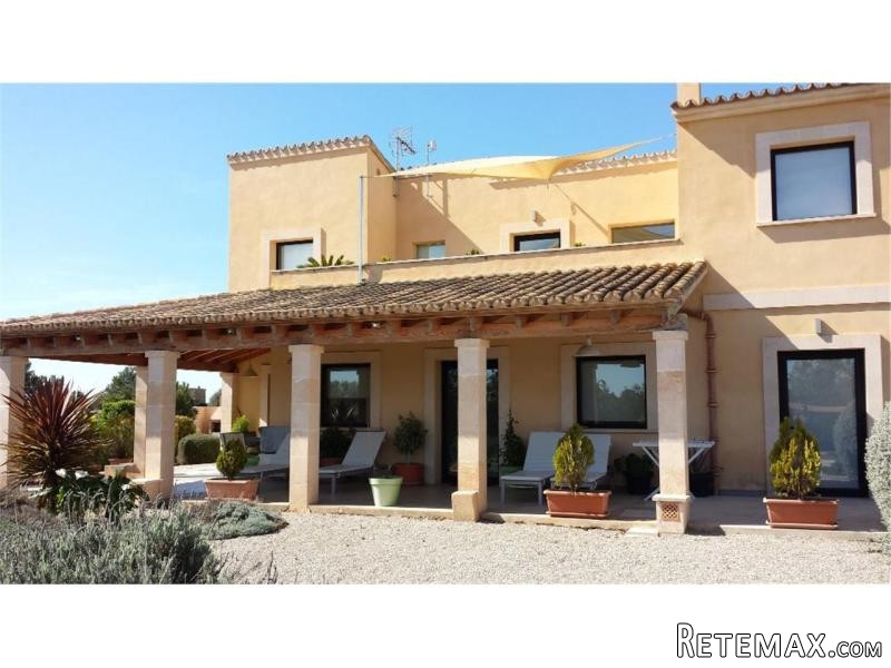 Country House For Sale In Campos