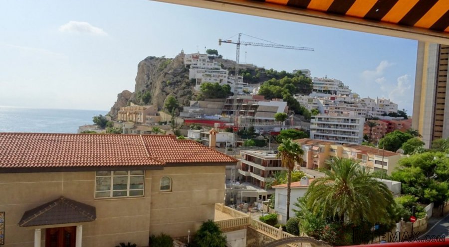 Soleado apartamento con vistas panorámicas al mar y playa.. - 2