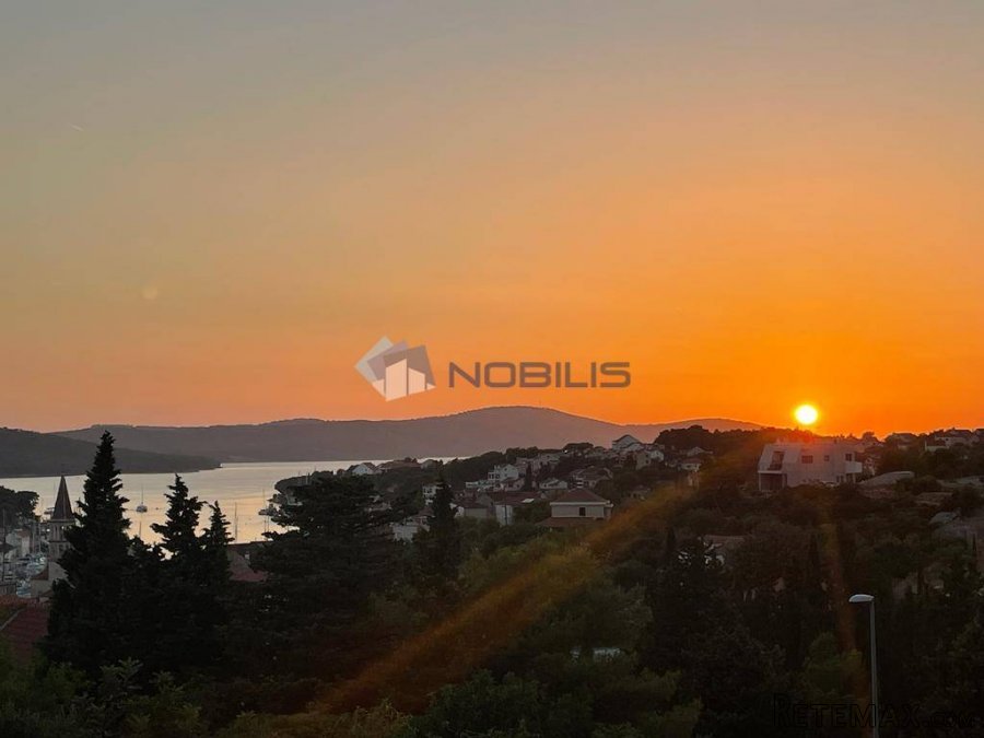 Brač, Milna, apart. 156m2,2. kat, pogled na more