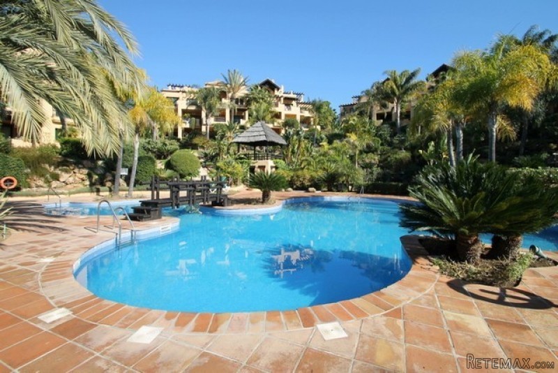 3 Bedroom Middle Floor Apartment