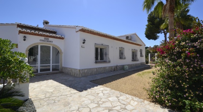 V1638 - Large Villa Near The Javea Golf..