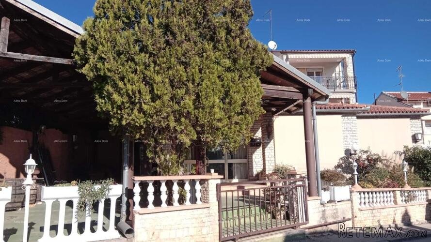Veruda. Prodaja kuće s apartmanima u Puli blizu mora, s..