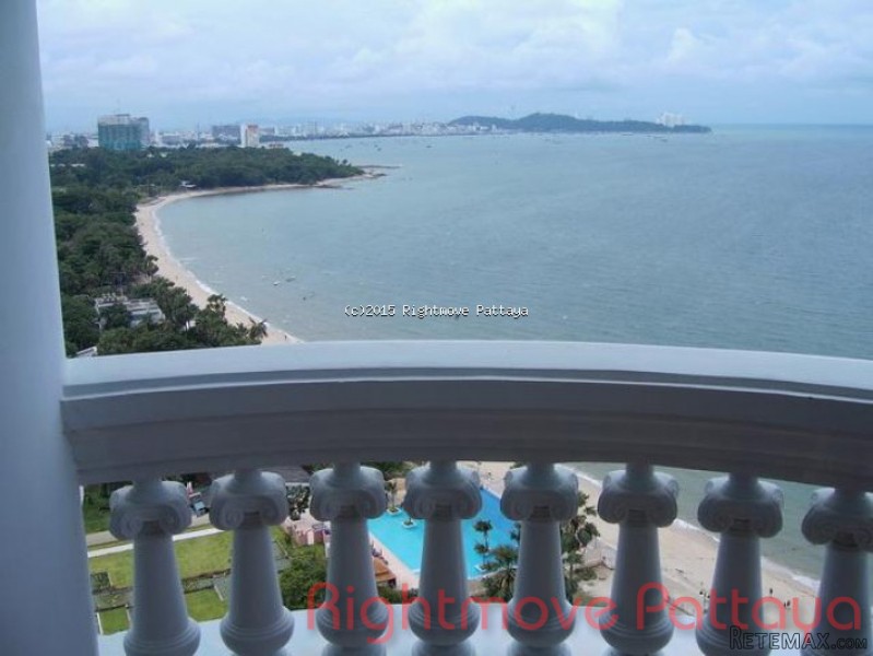 3 Bedroom Condo for sale in Wongamat -.. - 2