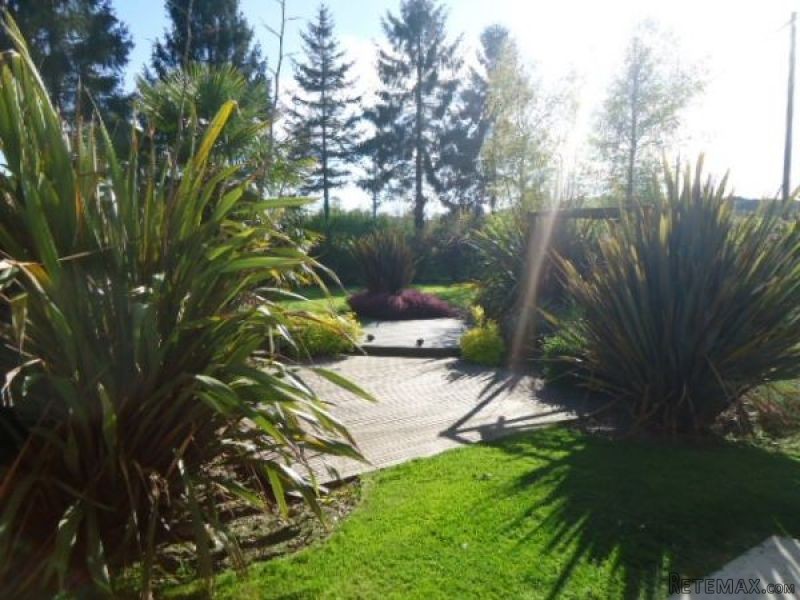 Attractive Detached House For Sale - 2