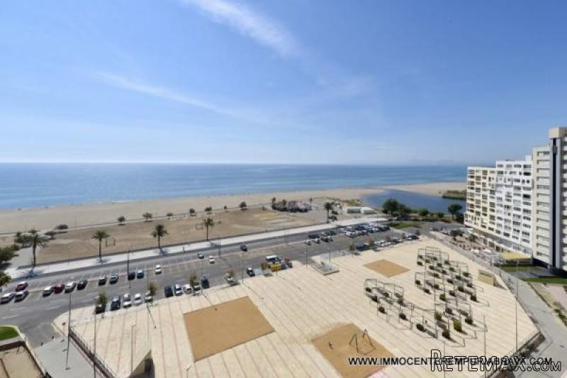 EMPURIABRAVA: Renovated apartment..