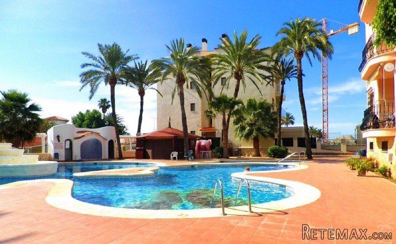 Very comfortable semi detached house only 100m from the..