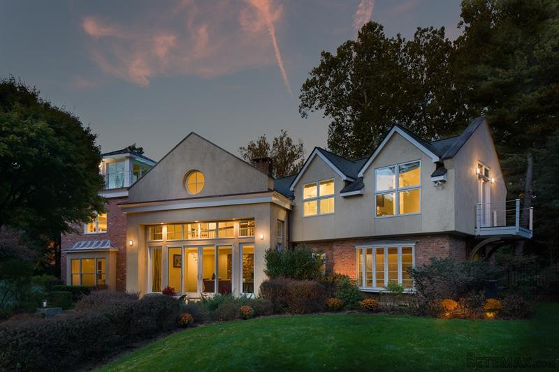 4 bedroom House For Sale: 6 W Sunnyside..