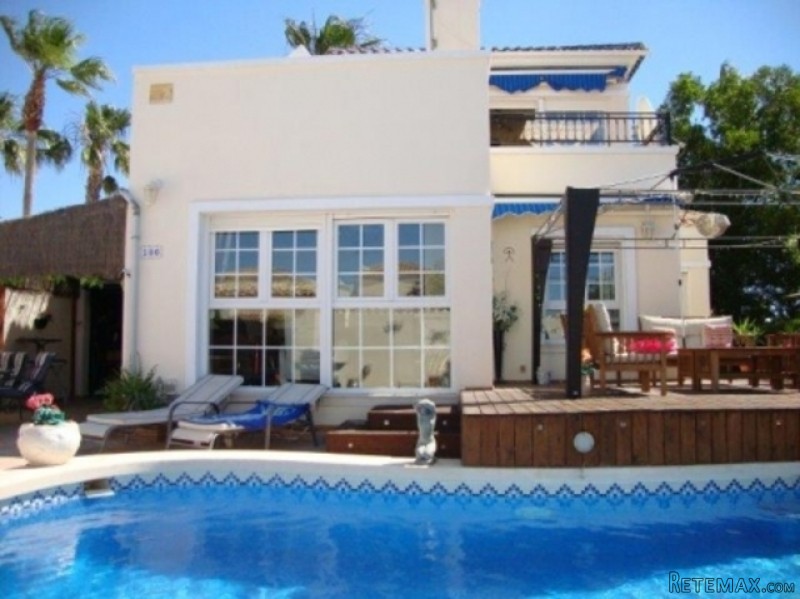 3 Bedrooms - Villa - Alicante - For Sale