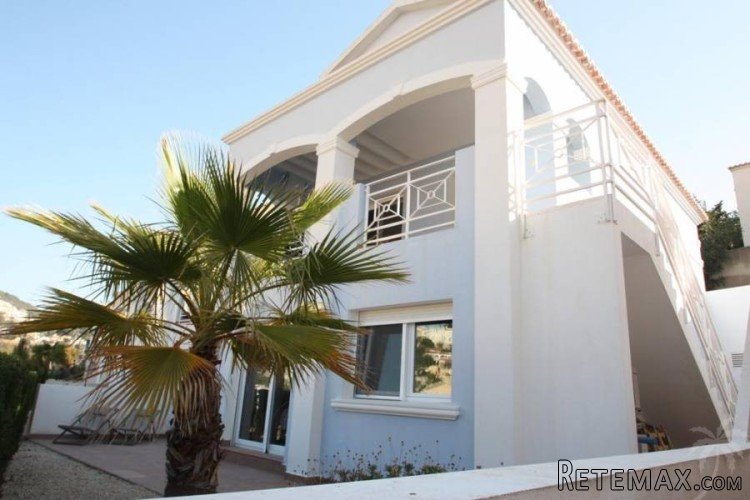 Beautiful bungalow in Calpe, with 170m built surface and..