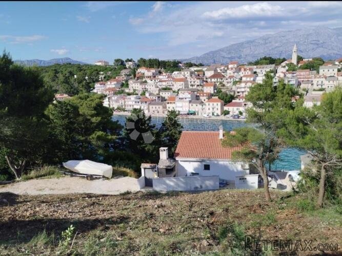 Zemljište sa građevinskom dozvolom, Brač, Povlja