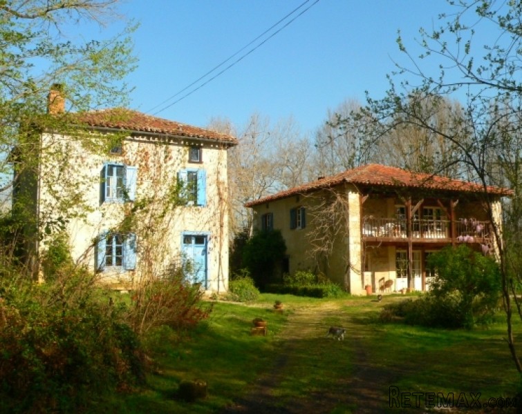 Secluded 18th C property, stone house..