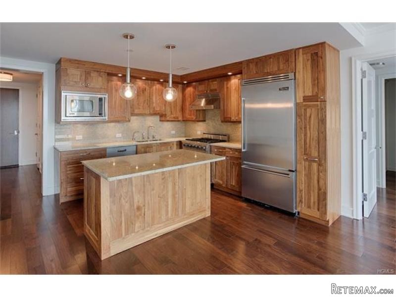 2 bedroom House For Sale: 5 Renaissance.. - 2