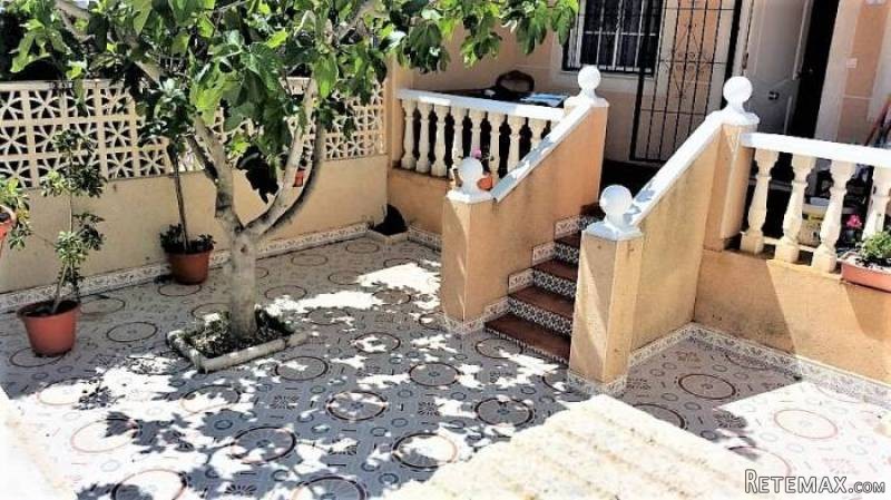 2 Bedroom 1 Bathroom Bungalow In.. - 2