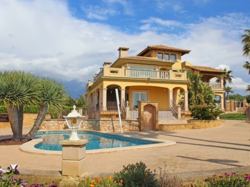 Villa With Stunning Sea Views