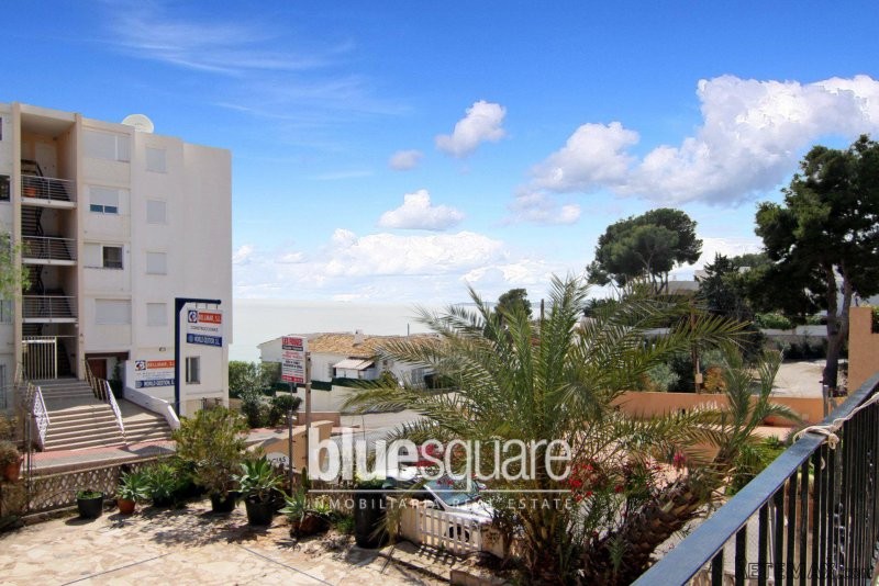 Superb villa in second line of the sea