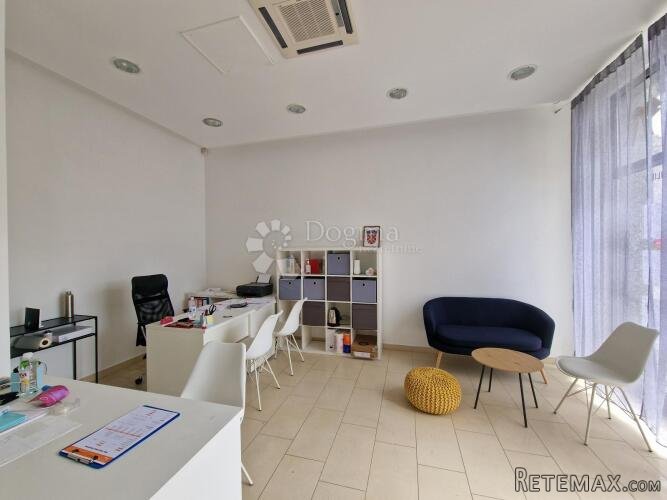 Poslovni prostor 25 m2 u centru Pule! - 2