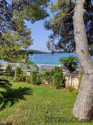 ŽABORIĆ-PREDIVNA VILLA UZ MORE - 4