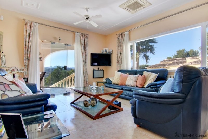 Beautiful private 4 bedroom house close.. - 2
