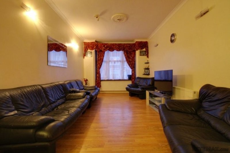 3 bedroom, Flat house for sale - 2