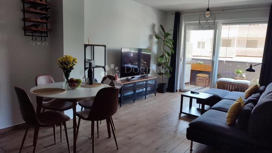 EKSKLUZIVNO! Stan Monvidal 57 m², 1. kat - 2