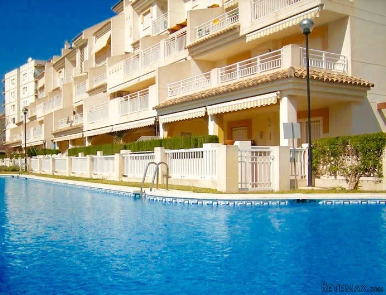 2 bedroom apartment 50 meters from..