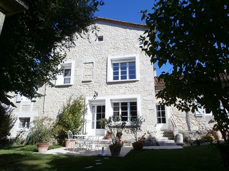 Magnificent Property With Guest House.. - 2