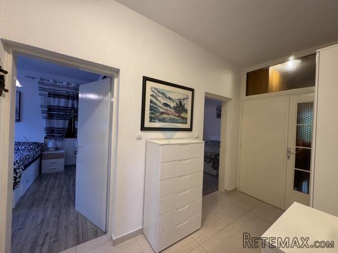 OTOK KRK-MALINSKA ,kuća sa 5 apartman 100 metara do mora - 3