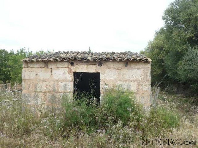 Rustic plot of 3551m2 with an existing farm building of.. - 3