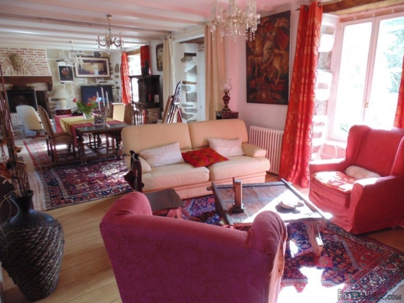 4 Bedroom House For Sale - 2