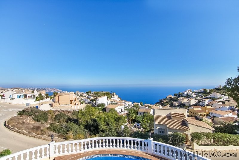 Fabulous 4 Bedroom 4 Bathroom Villa.. - 2