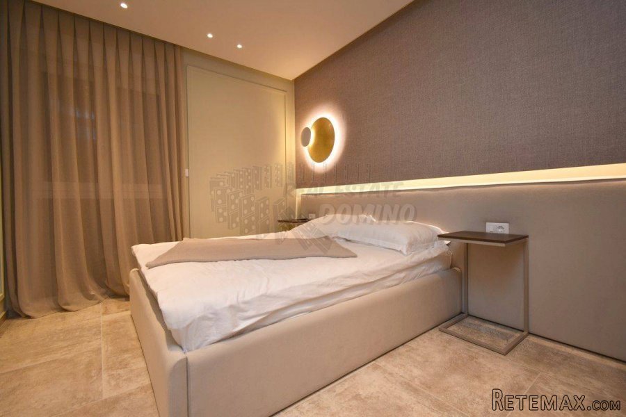 Luksuzni apartman s bazenom na krovnoj terasi! Njivice - 9