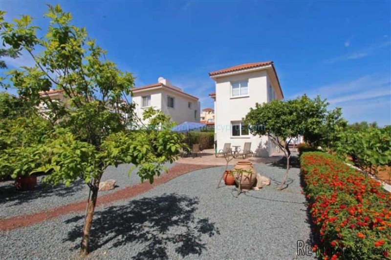 House Detached - For Sale - 3 Bedrooms