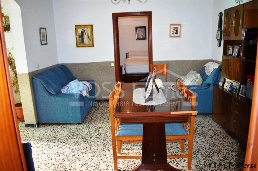 A lovely 5 bed, 2 bath, Two Storey Detached Country House.. - 12